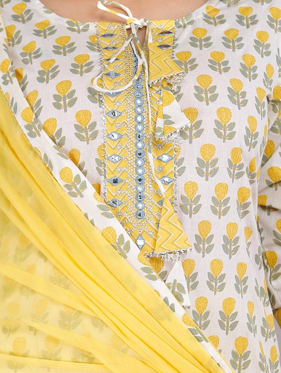 women three quarter sleeve kurta pant with dupatta set - 18386813 - Standard Image - 3