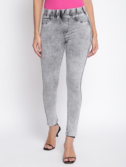 mid rise washed jegging - 18401003 - Standard Image - 0