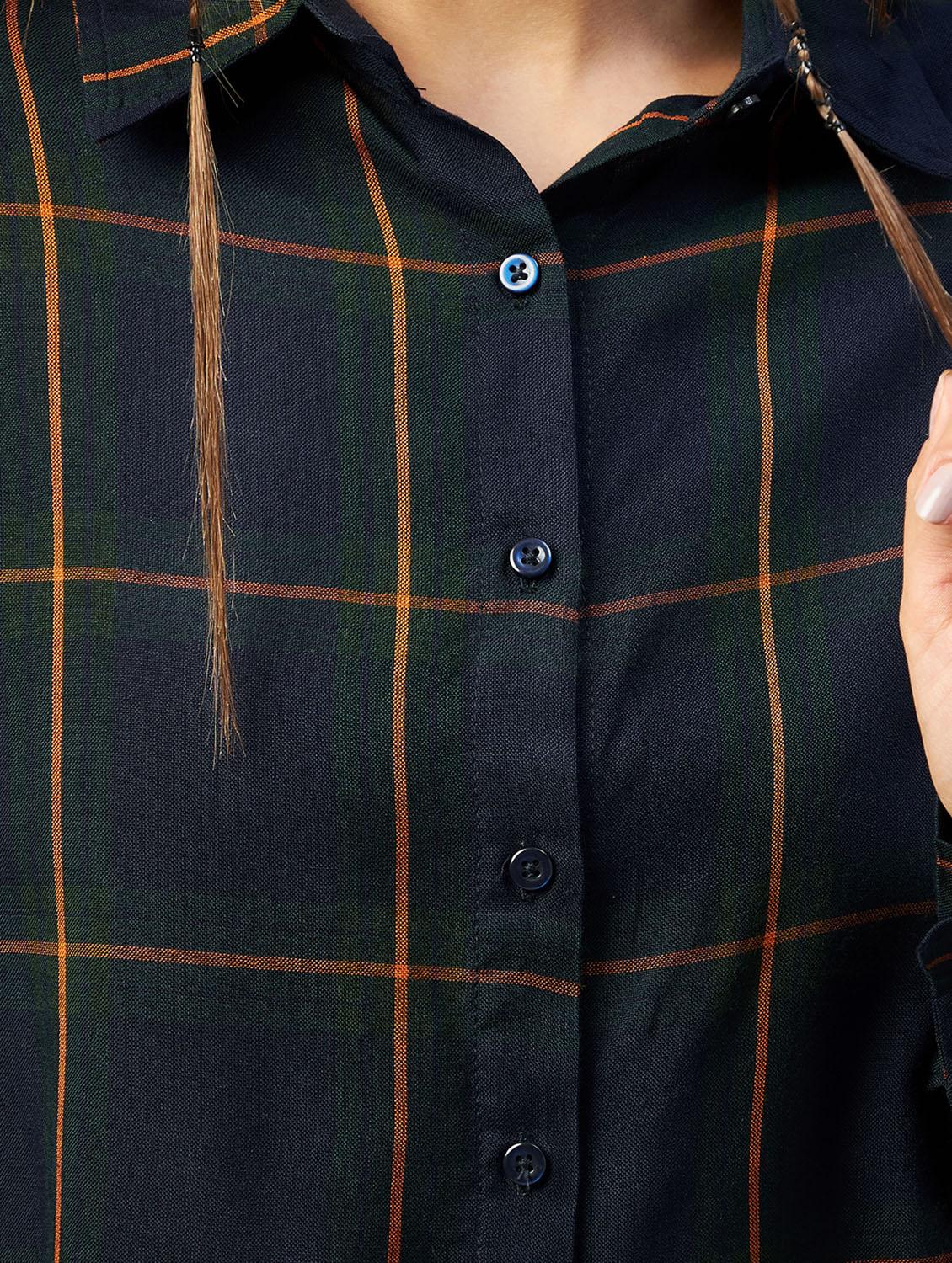 long sleeved checkered crop shirt - 18426992 - Standard Image - 4