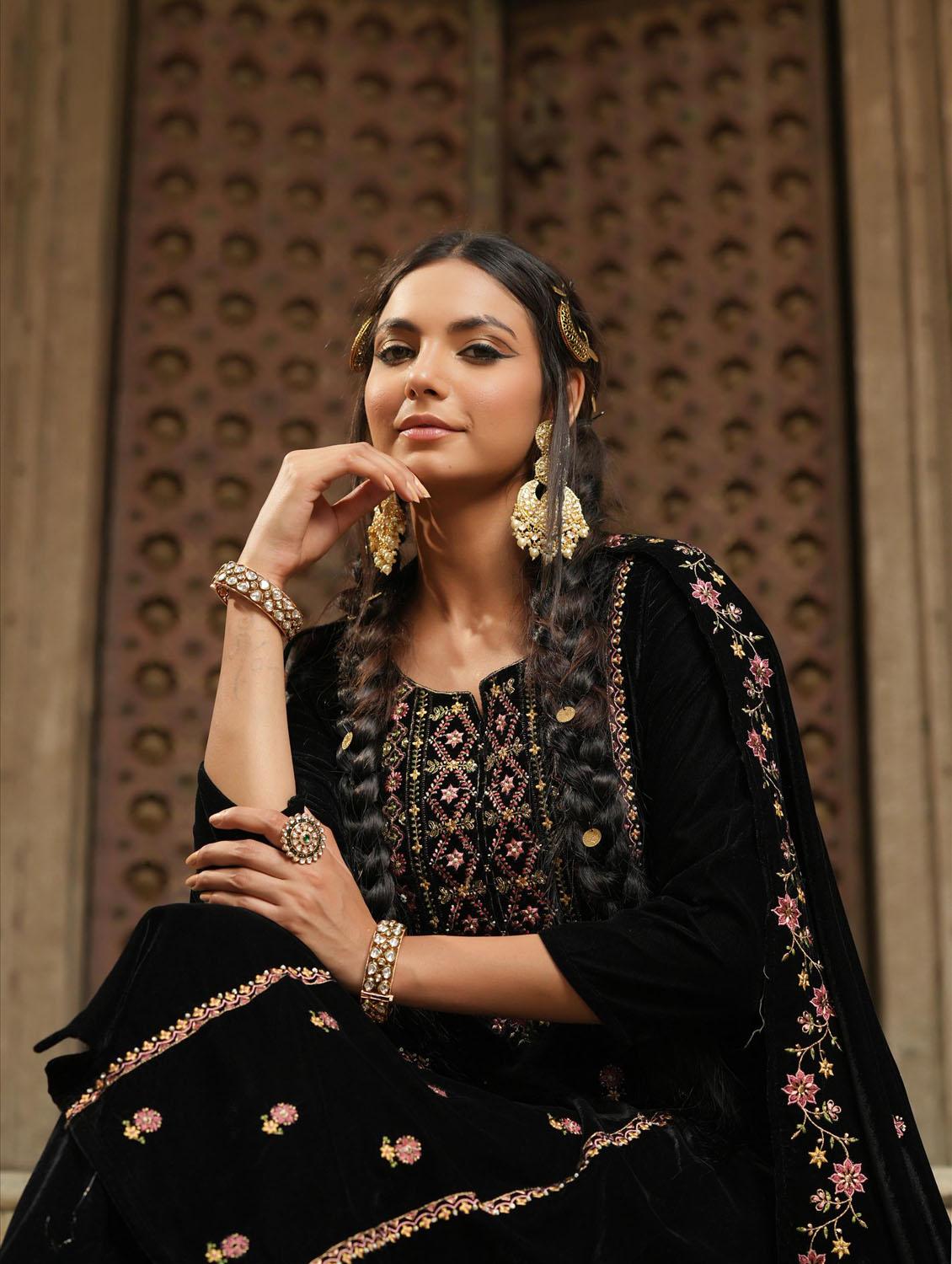 embroidered kurta pant set with dupatta - 18576148 - Standard Image - 5