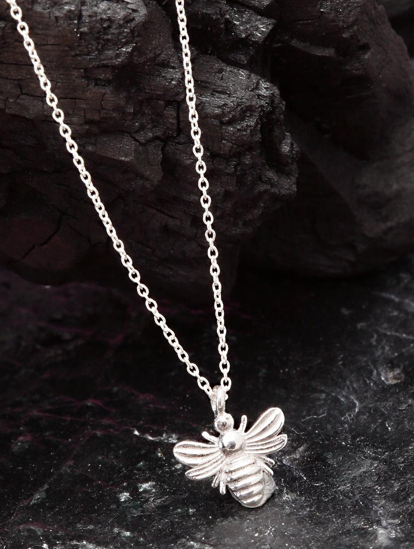 silver metal pendant - 18636156 - Zoom Image - 0