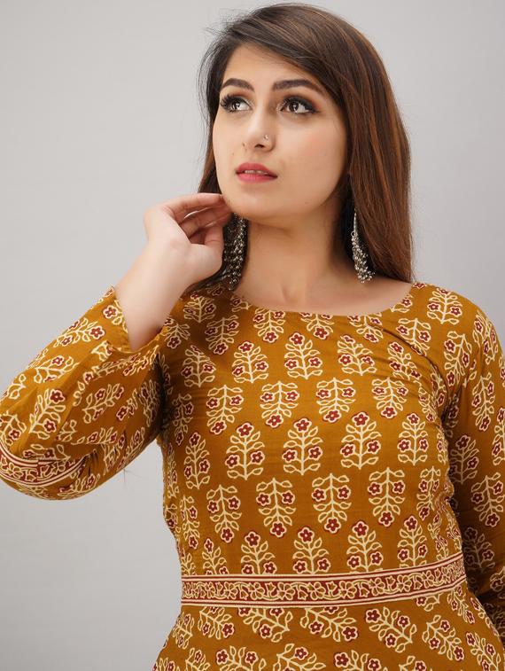 women mustard floral dhoti kurta set - 19257392 - Standard Image - 3