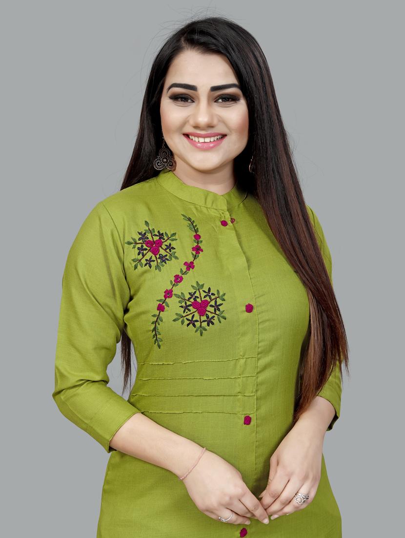 women's straight kurta - 19350358 - Standard Image - 3