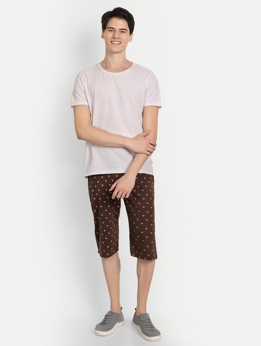 men printed three-fourths - 19435222 - Standard Image - 3