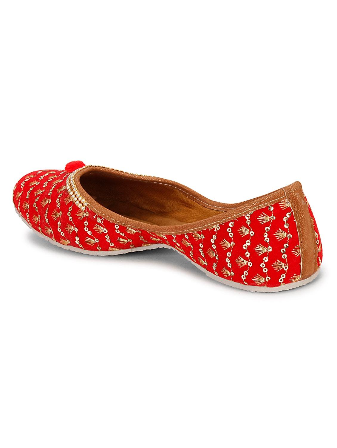 women embroidered jutis - 19436587 - Standard Image - 3