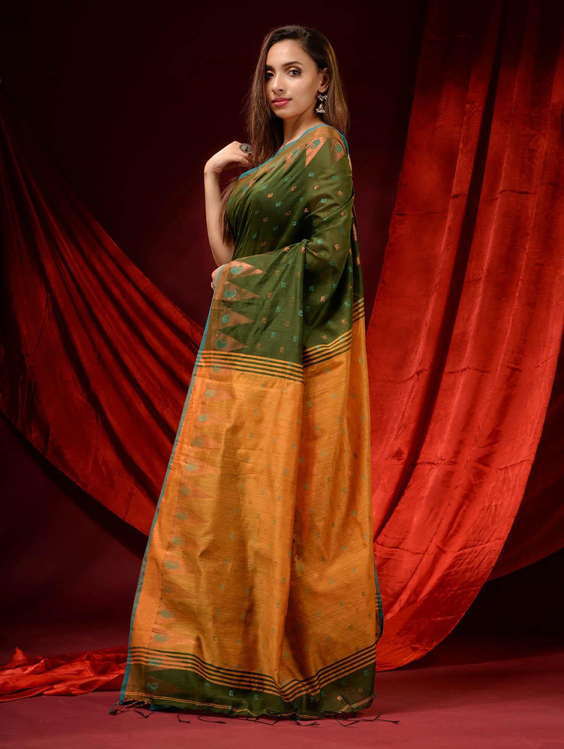 women's self design dark green colored saree with blouse - 19498151 - Standard Image - 3
