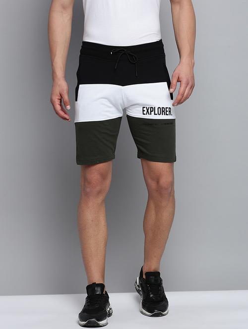 Color Block Sports Shorts - 19622639 - Very Small Image - 1