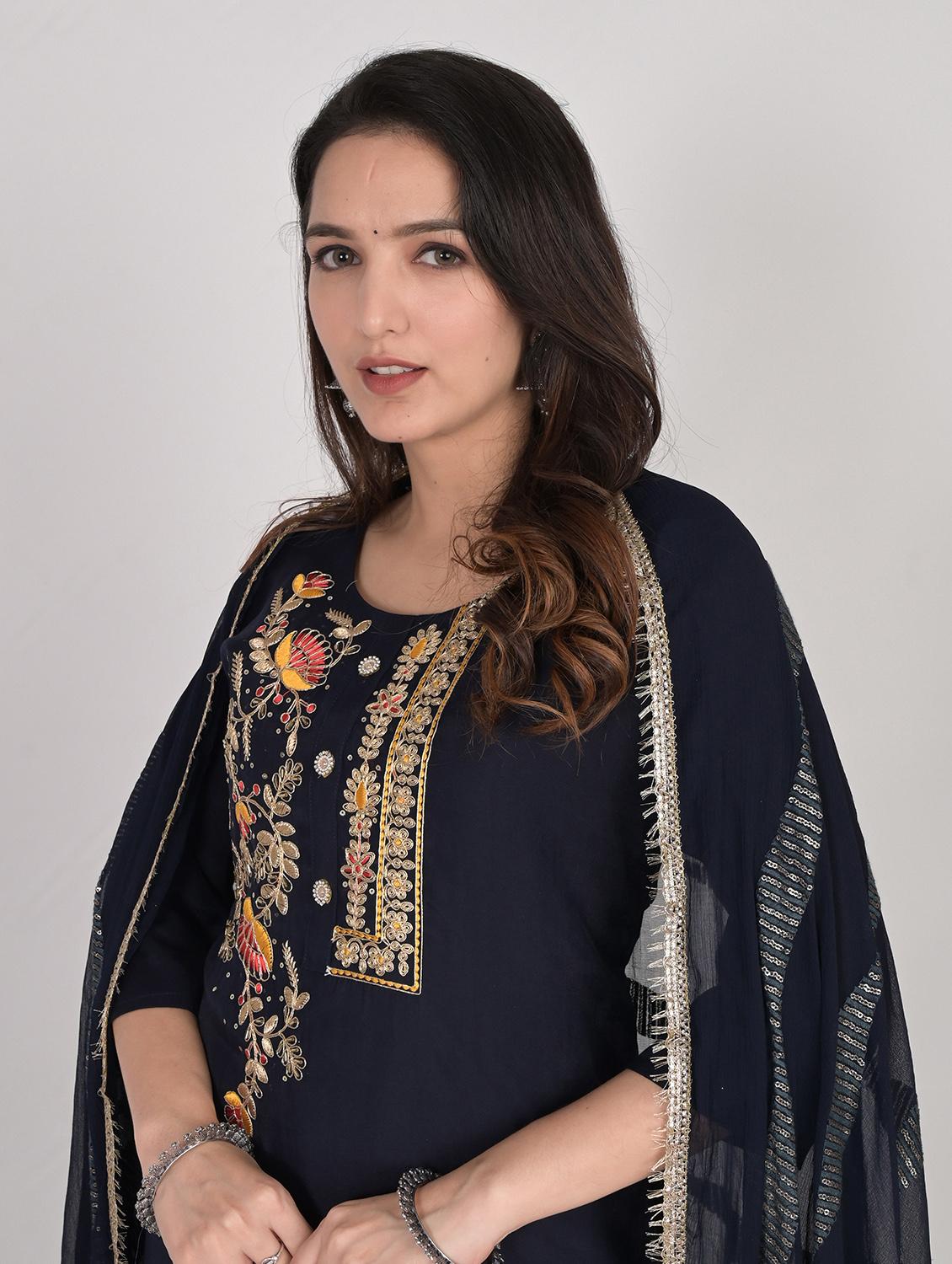 navy blue round neck kurta pant set with dupatta - 20115252 - Zoom Image - 5