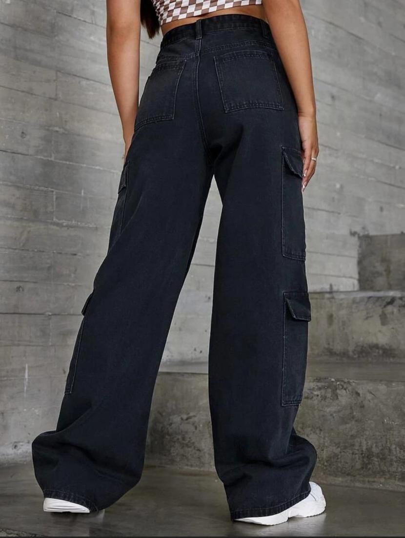 women plain black cargos - 20350119 - Standard Image - 3
