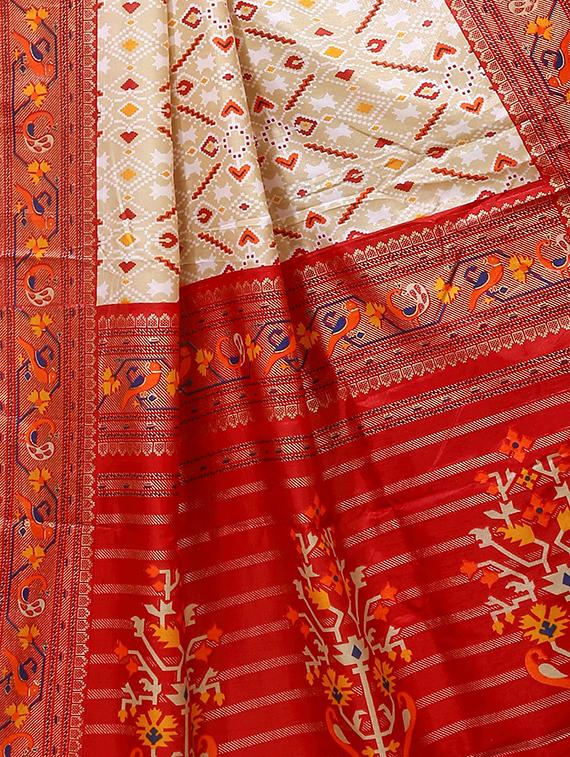 women's self design cream colored saree with blouse - 20474343 - Standard Image - 4