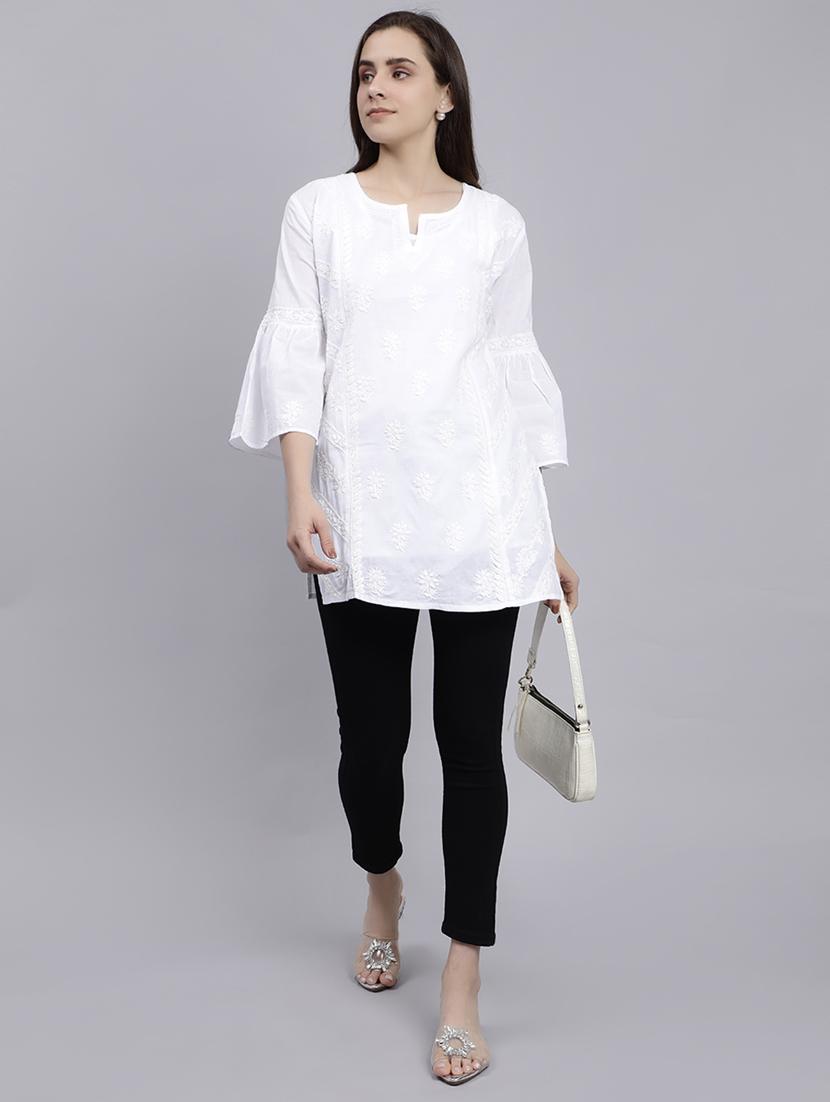 women notch neck chikankari kurti - 20486734 - Zoom Image - 4