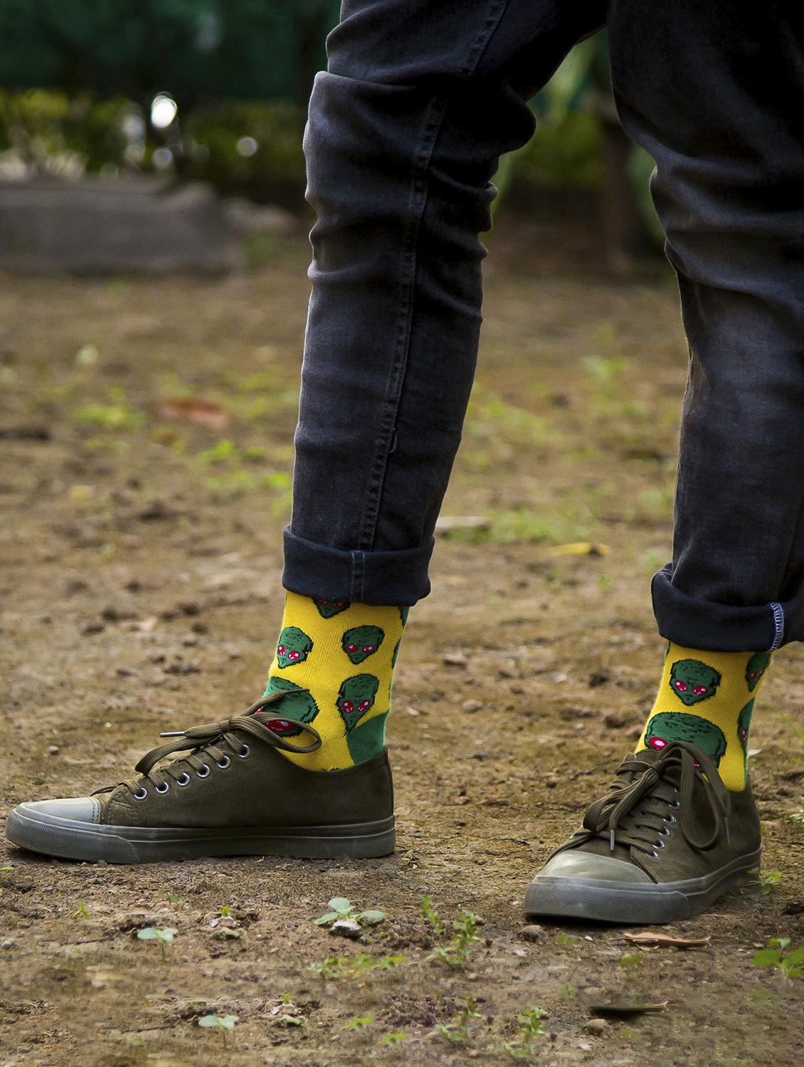 unisex multi colored above ankle length socks combo - 20498129 - Zoom Image - 3