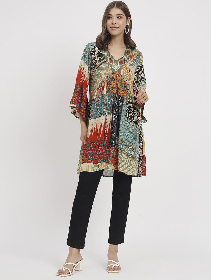 women printed neck detailed top - 20542237 - Zoom Image - 3
