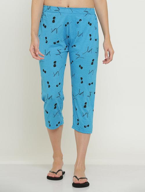 Women Blue Printed Cotton Capri - 20602186 - Very Small Image - 1
