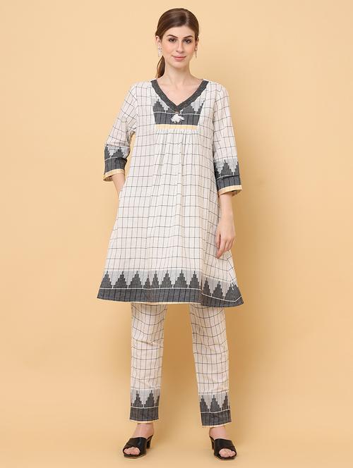women off-white checks v neck co-ord sets - 20826544 - Standard Image - 0