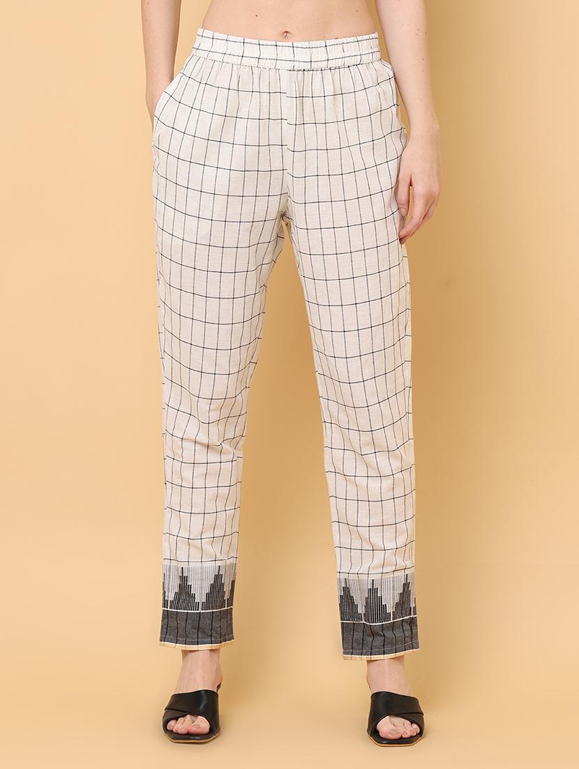 women off-white checks v neck co-ord sets - 20826544 - Standard Image - 4