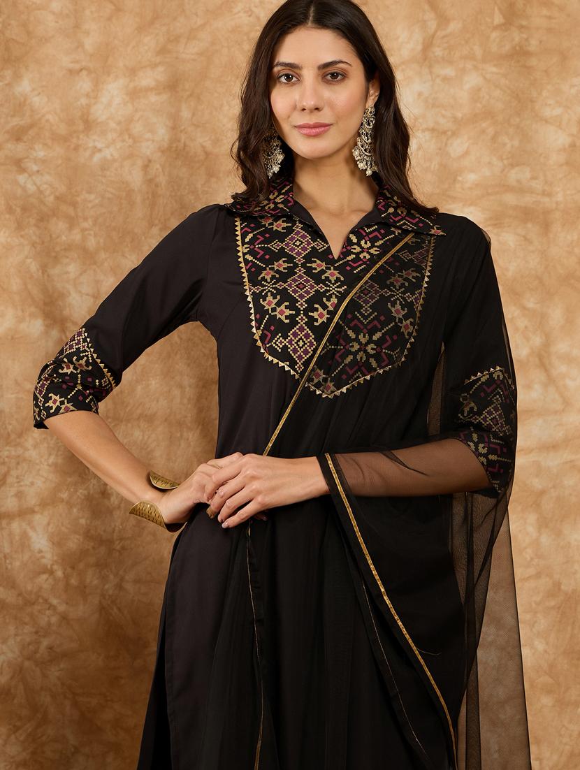 women three quarter sleeve kurta pant set - 20957702 - Zoom Image - 4