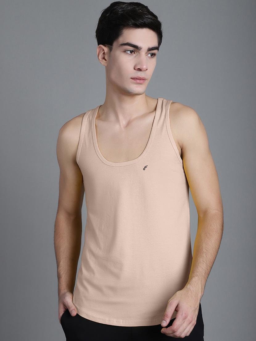 men solid sleeveless vest - 21056061 - Zoom Image - 0