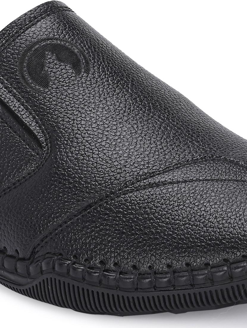 men solid slip on shoes - 21333359 - Standard Image - 5