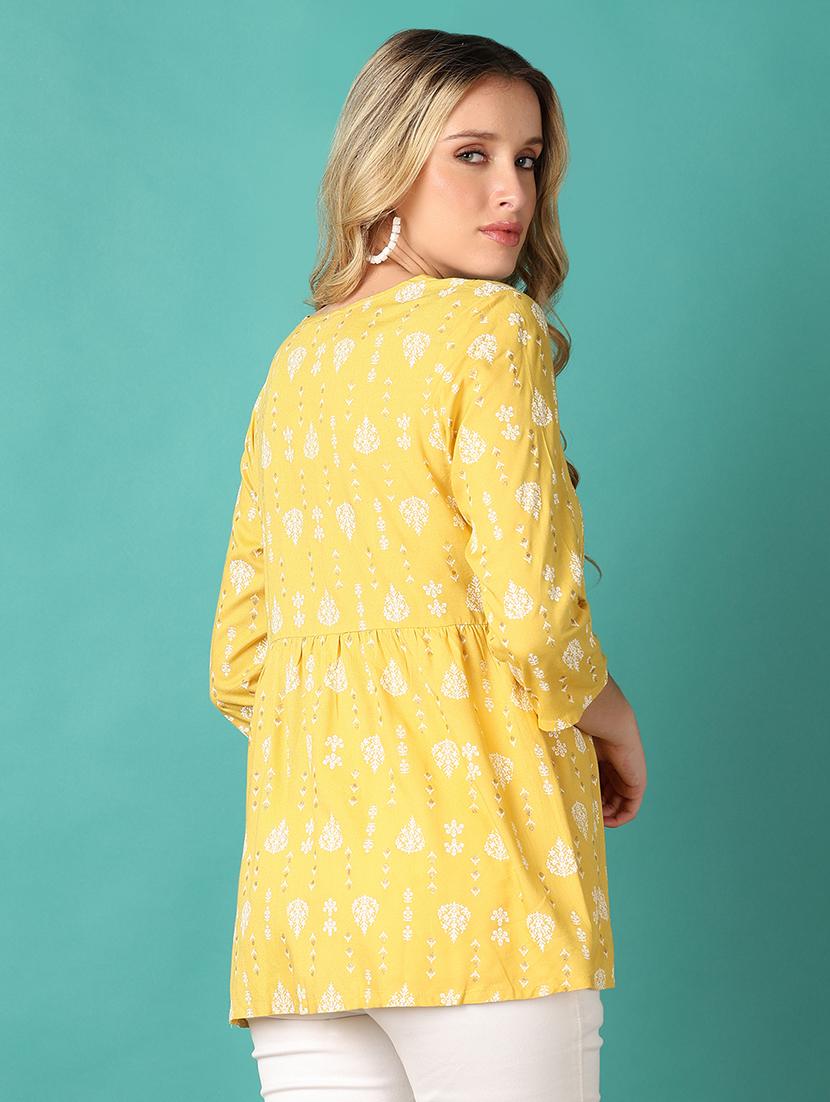 women three quarter sleeve flared kurti - 21500951 - Zoom Image - 2