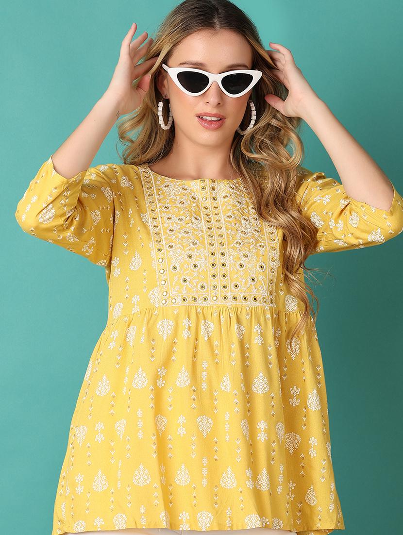 women three quarter sleeve flared kurti - 21500951 - Zoom Image - 4