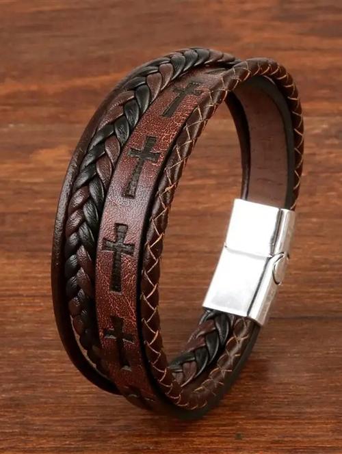 men brown bangle bracelet - 21559125 -  Standard Image - 0