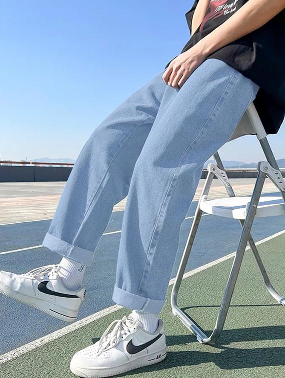 men low-rise relaxed fit plain jeans - 21589575 - Zoom Image - 1