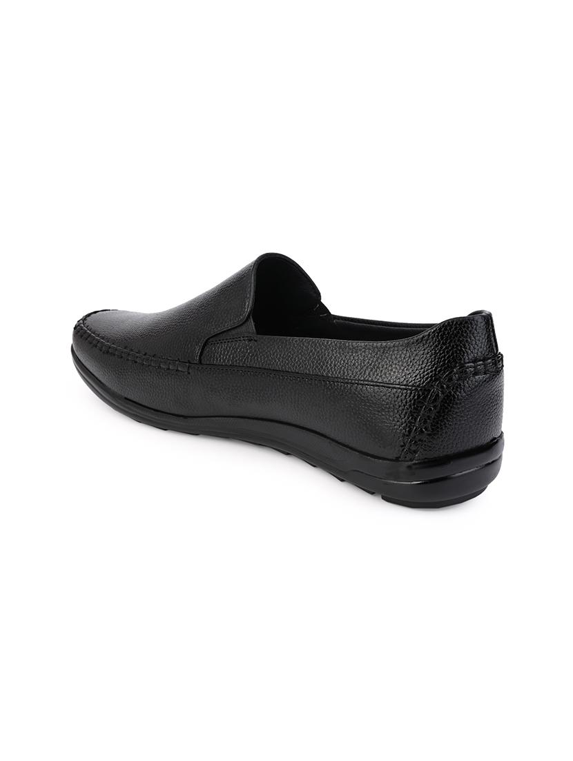 men solid slip on shoes - 21597486 - Zoom Image - 4