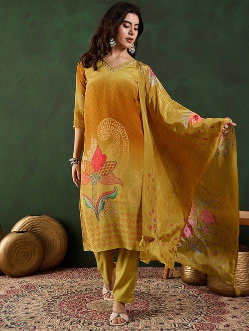 women three quarter sleeve kurta pant with dupatta set - 21683607 - Very Small Image - 1
