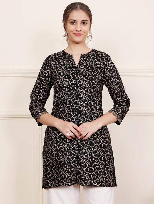 women three quarter sleeve straight kurti - 21686464 - Very Small Image - 1