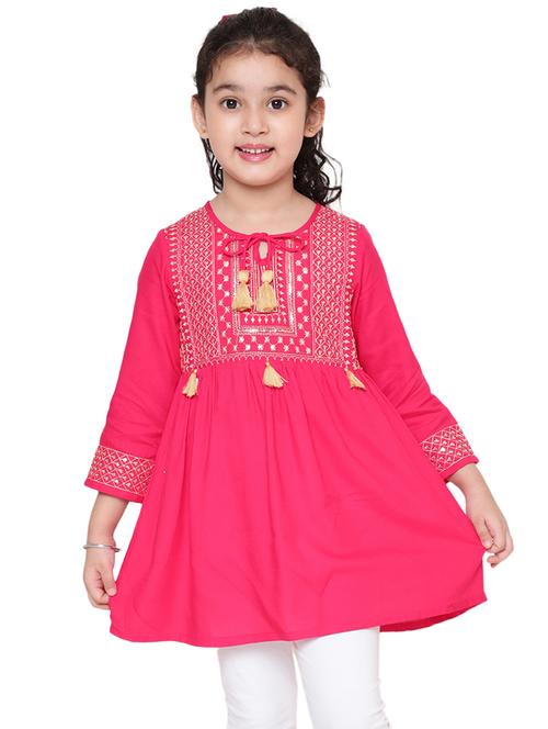 girls embroidered round neck top - 21707969 - Very Small Image - 1