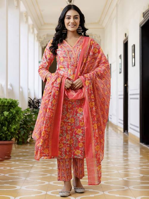 women three quarter sleeve kurta pant with dupatta set - 21785568 - Very Small Image - 1