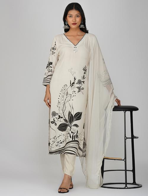 women three quarter sleeve kurta pant with dupatta set - 21901349 - Very Small Image - 1