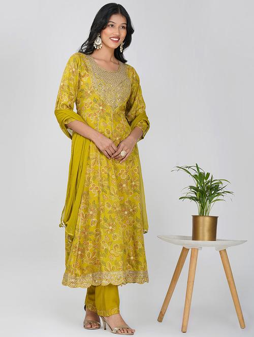 women three quarter sleeve kurta pant with dupatta set - 21901362 - Very Small Image - 1