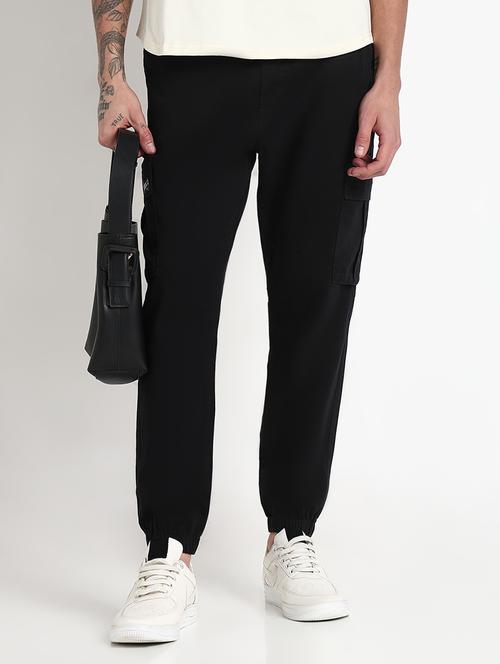 men solid mid rise relaxed fit jogger - 21908893 - Very Small Image - 1