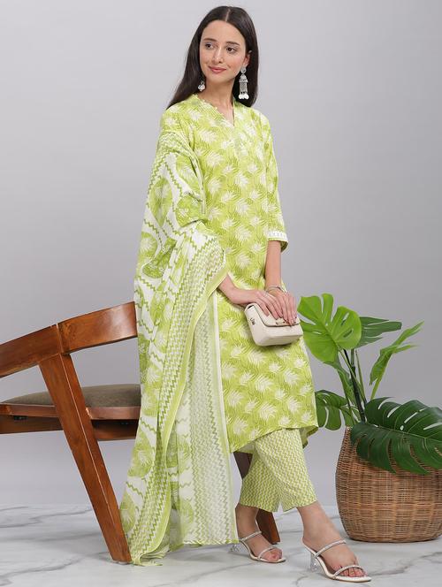 women three quarter sleeve kurta pant with dupatta set - 21916648 - Very Small Image - 1