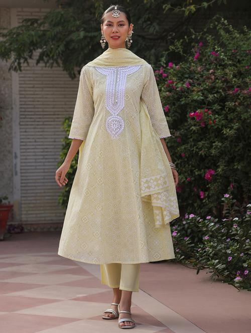 women three quarter sleeve anarkali kurta pant with dupatta set - 21925628 - Very Small Image - 1