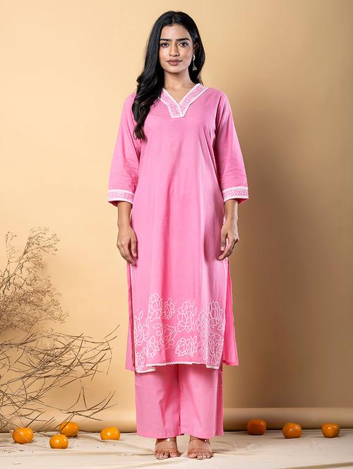Women Embroidered Three Quarter Sleeve Kurta Pant Set - 21962289 - Very Small Image - 1
