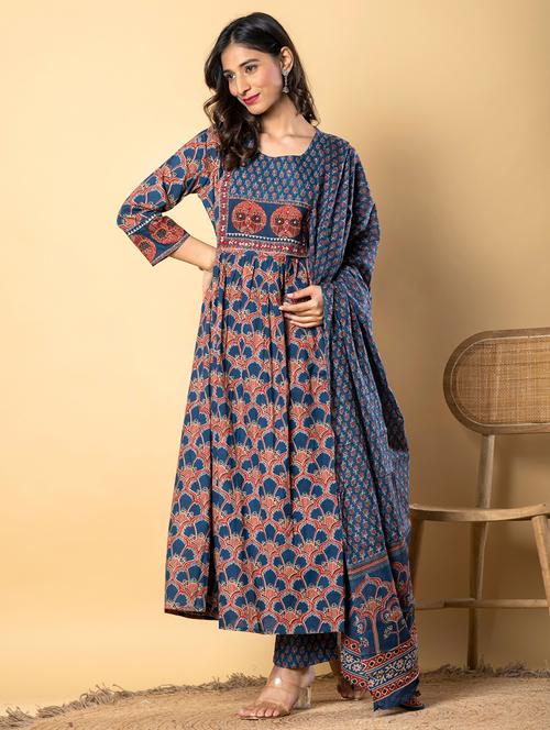 women three quarter sleeve anarkali kurta pant with dupatta set - 21962305 - Very Small Image - 1