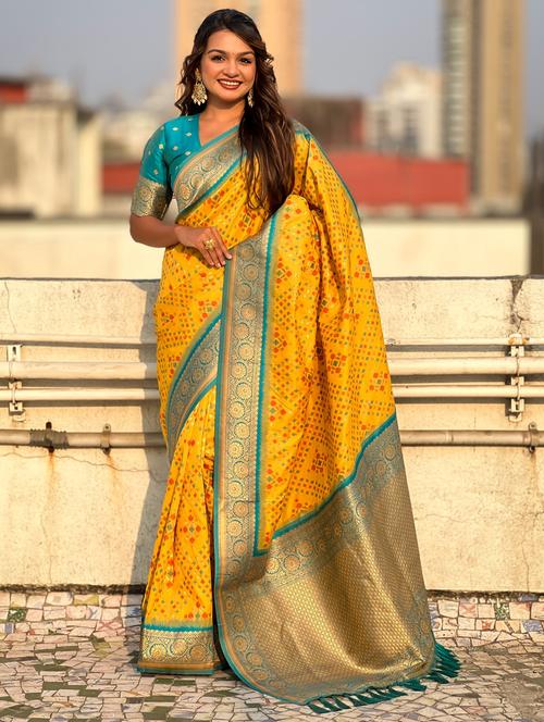 women self design patola saree with blouse - 21968790 - Very Small Image - 1