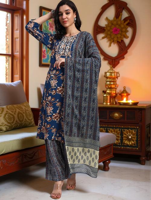 Women Three Quarter Sleeve Kurta Pant With Dupatta Set - 21982272 - Very Small Image - 1
