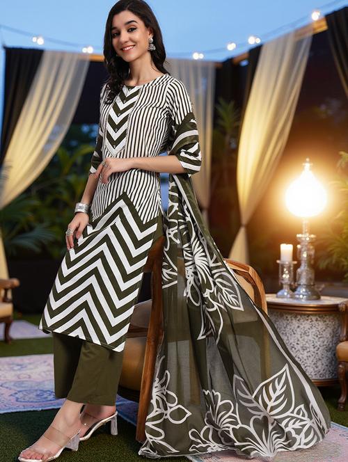 Women Three Quarter Sleeve Kurta Pant With Dupatta Set - 21982273 - Very Small Image - 1