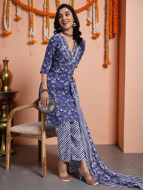 Women Three Quarter Sleeve Kurta Pant With Dupatta Set - 21982274 - Very Small Image - 1