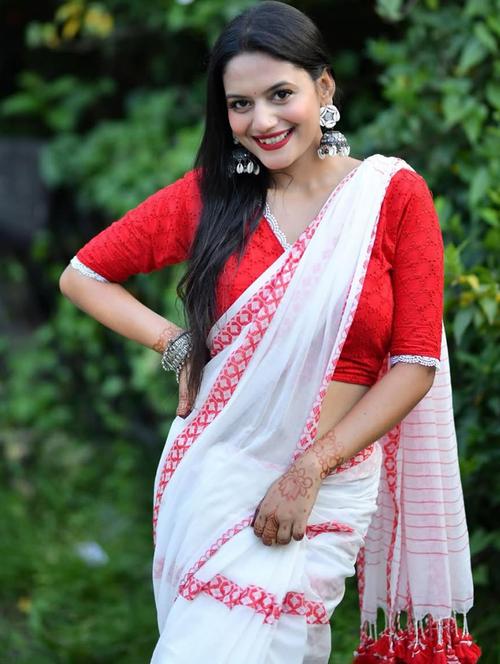 Women White Boardered Handloom Saree With Blouse - 22005003 - Very Small Image - 1