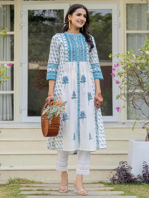 women floral printed three quarter sleeve a-line kurta - 22014667 - Very Small Image - 1