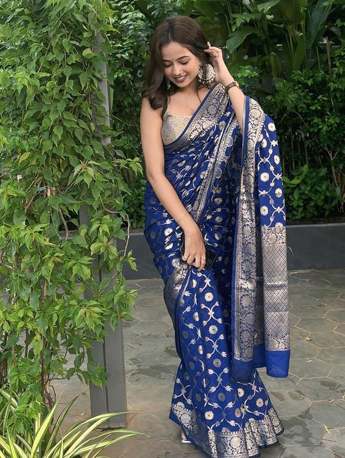 women self design banarasi saree with blouse - 22041446 - Very Small Image - 1