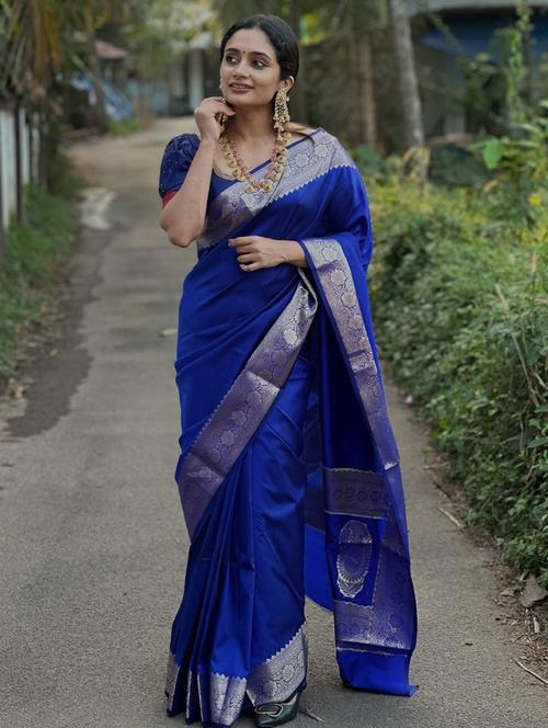 women solid with bordered saree with blouse - 22041786 - Very Small Image - 1