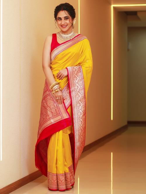 women self design bordered saree with blouse - 22041814 - Very Small Image - 1