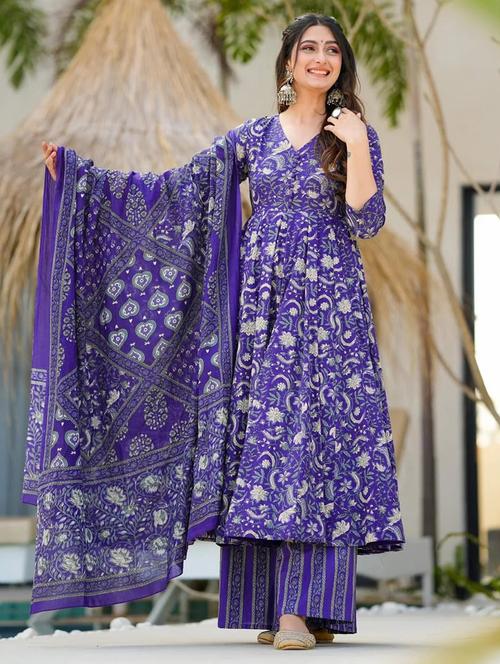 women three quarter sleeve kurta palazzo with dupatta set - 22057675 - Very Small Image - 1