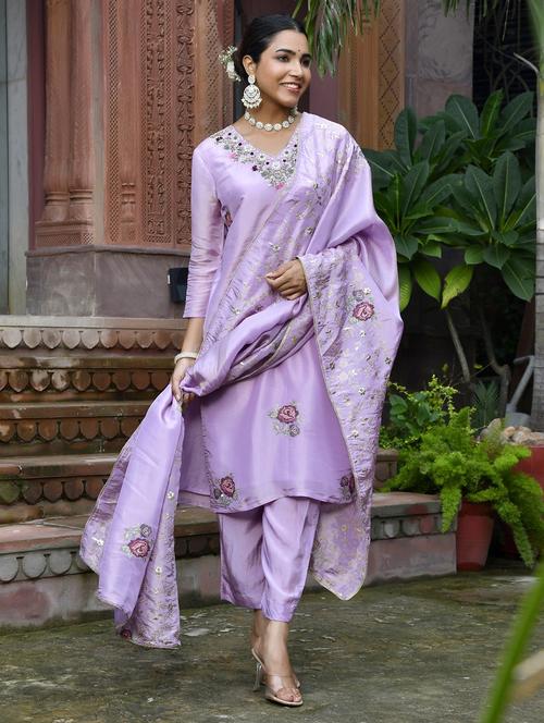 women three quarter sleeve kurta pant with dupatta set - 22068467 - Very Small Image - 1